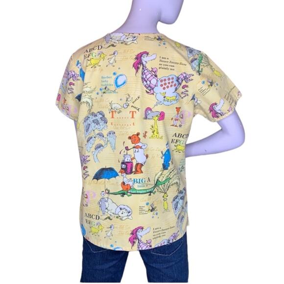 Dr Seuss ABC print Scrub Top Short Sleeve front pockets Size S - Picture 3 of 9